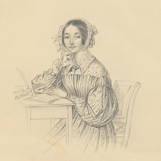 Blyertsteckning. Ung kvinna i spetsmössa sittande vid skrivbord med fjäderpenna i handen.