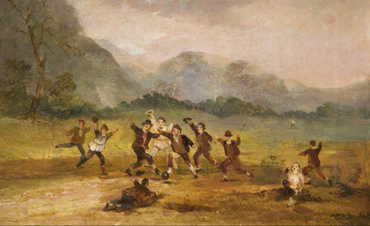 Oljemålning. Nio pojkar spelar boll på en öppen yta i ett bergigt landskap. 