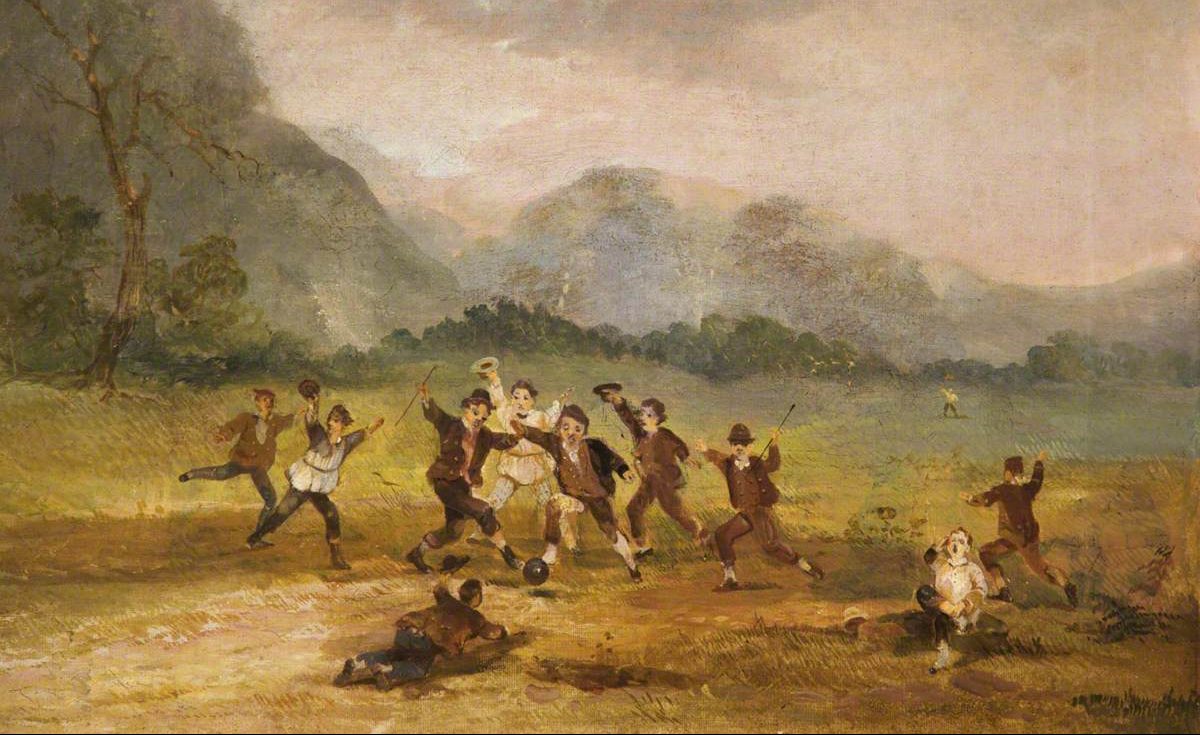 Oljemålning. Nio pojkar spelar boll på en öppen yta i ett bergigt landskap.