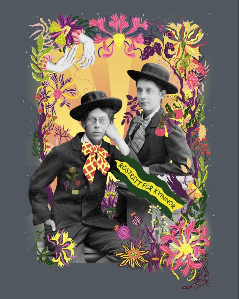 Svartvitt foto med färggranna illustrationer. Två kvinnor iklädda manskostymer, filthattar och knutna flugor poserar. En illustrerad ram bestående av blommor i olika färger omgärdar dem.