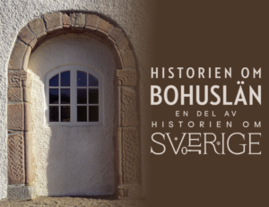 Foto av kyrkport med stenomfattning. Logga med texten Historien om Bohuslän en del av Historien om Sverige.