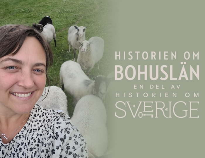 Foto. Kvinna leende mot kameran. Får i bakgrunden. Logga med texten Historien om Bohuslän - en del av Historien om Sverige.